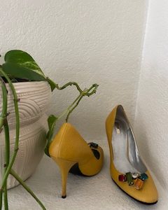 Report Signature Yellow Heels